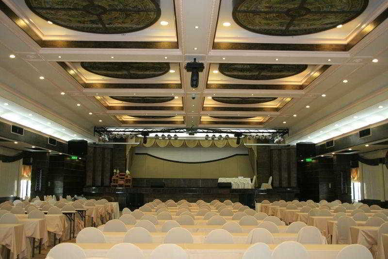 בית מלון כפרי Ruean Phae Royal Park