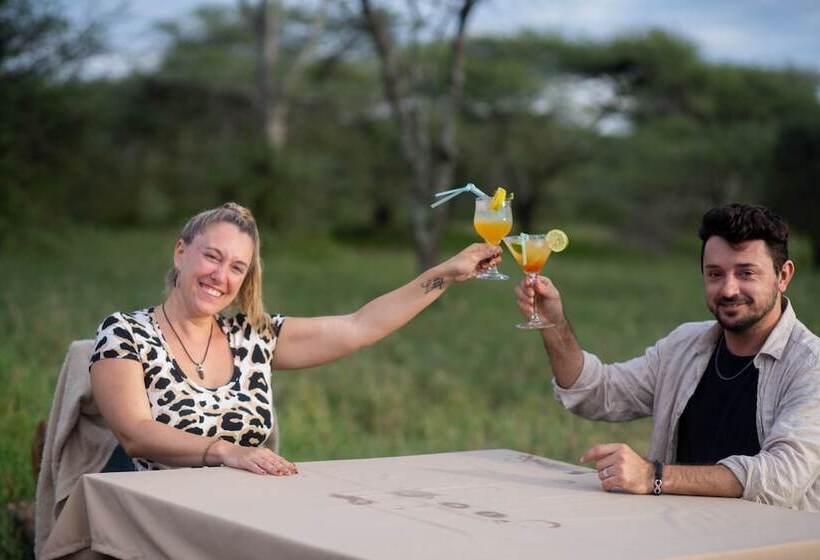 ホテル Serengeti Migration Camp