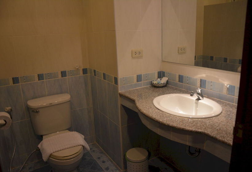Fotos del hotel Seven Oaks Inn:  37