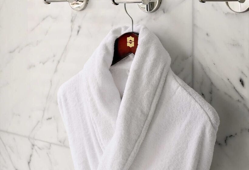 בית מלון כפרי Shangrila Toronto