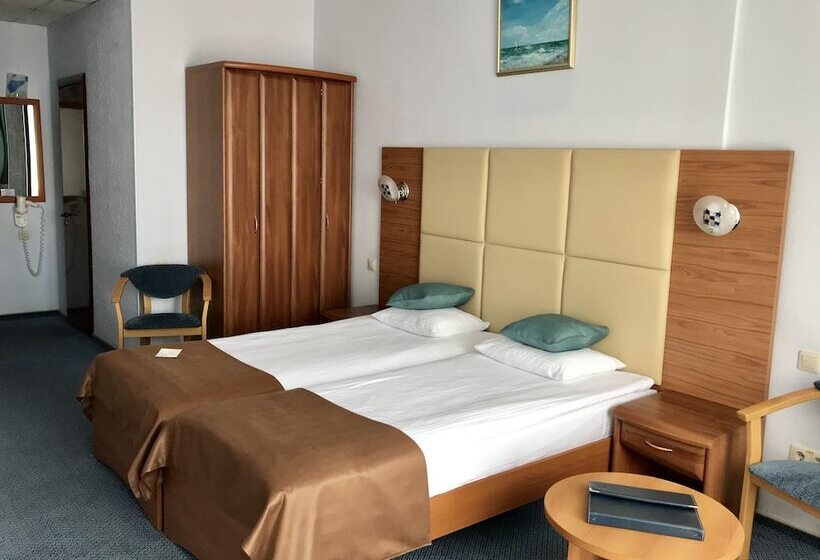 هتل Sochi Breeze Spa