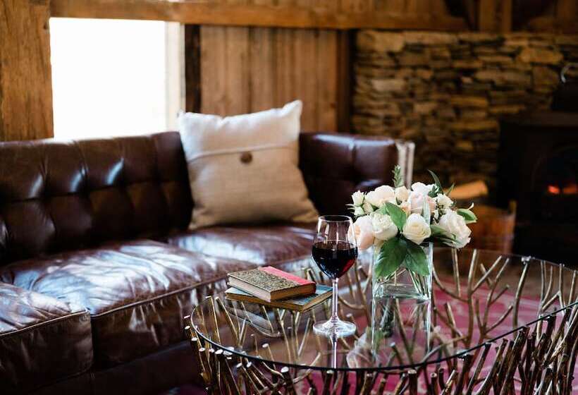 ホテル The Mast Farm Inn