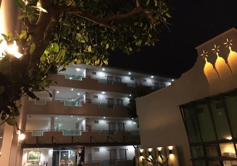 Отель The Perfect North Pattaya