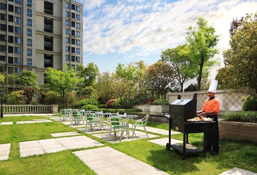 The Qube Hotel Shanghai Xinqiao