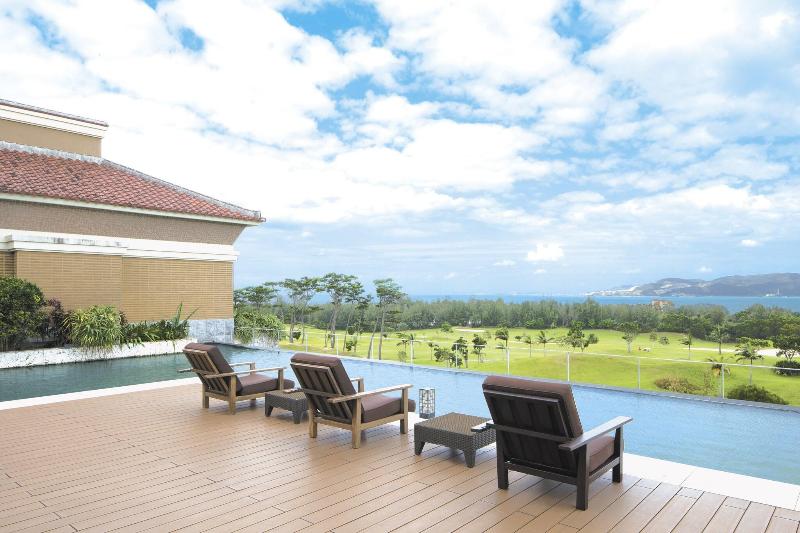 בית מלון כפרי The Ritzcarlton Okinawa