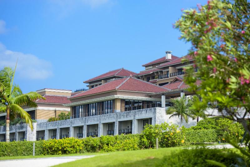 בית מלון כפרי The Ritzcarlton Okinawa