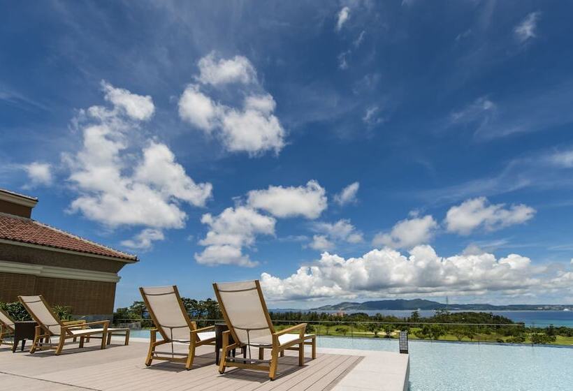בית מלון כפרי The Ritzcarlton Okinawa