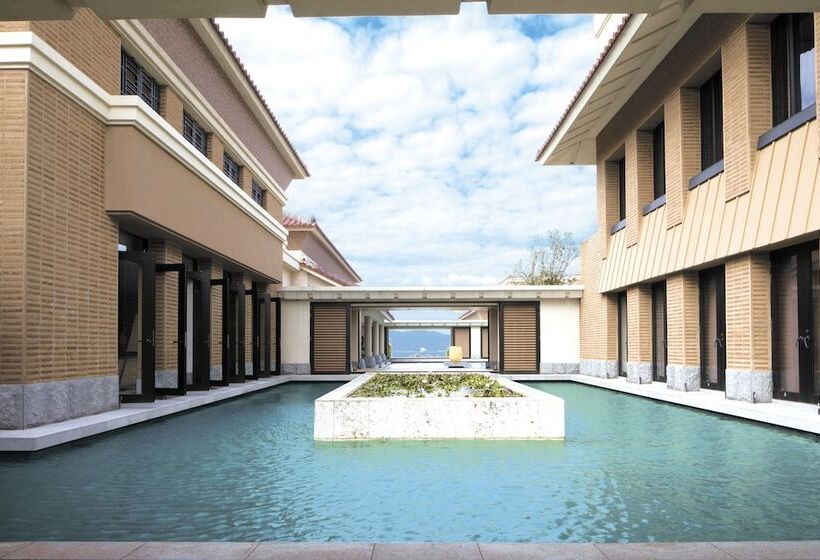 בית מלון כפרי The Ritzcarlton Okinawa