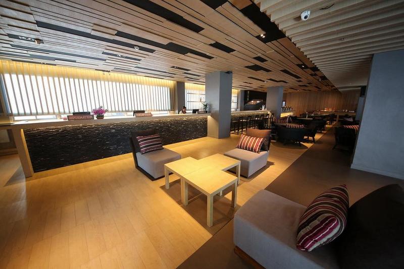 호텔 The Sun Xclusive