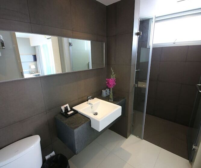 호텔 The Sun Xclusive