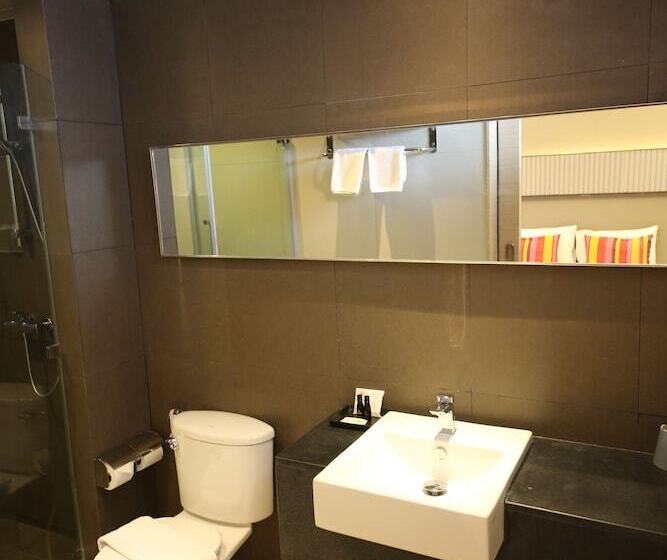 호텔 The Sun Xclusive