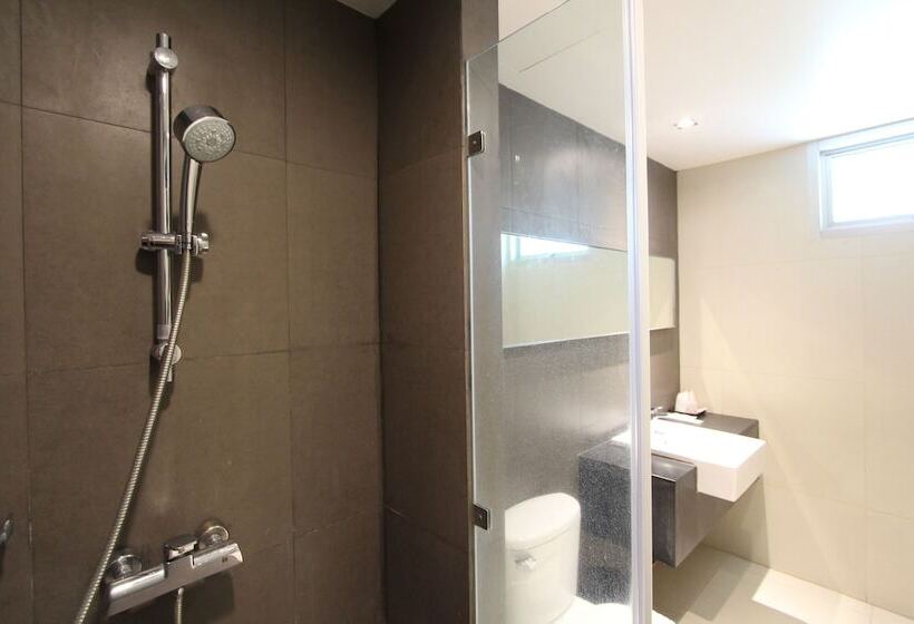 호텔 The Sun Xclusive