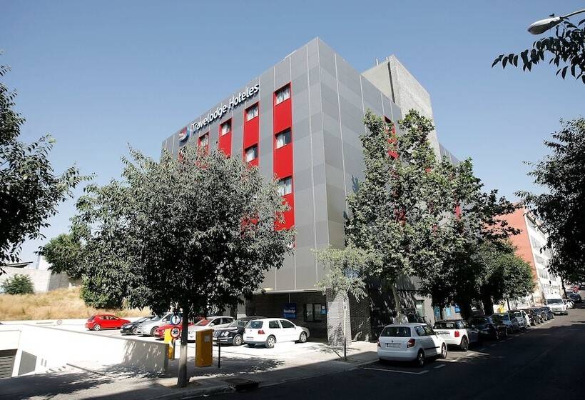 فندق Travelodge Madrid Metropolitano