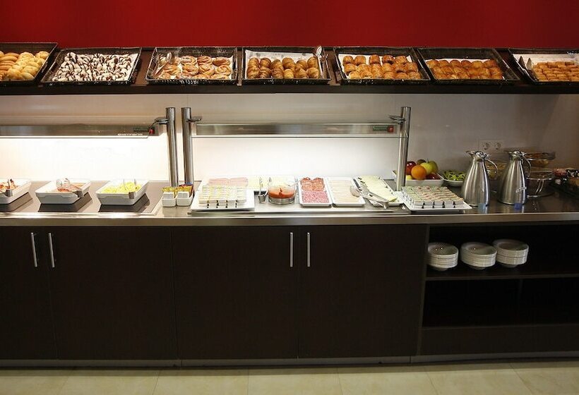 فندق Travelodge Madrid Metropolitano