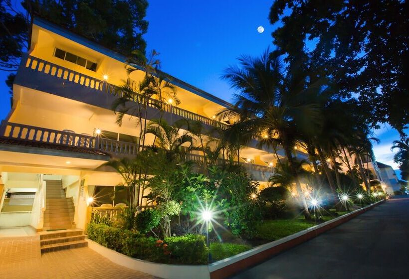 Отель Twin Palms Resort Pattaya, Sha Extra Plus Certified