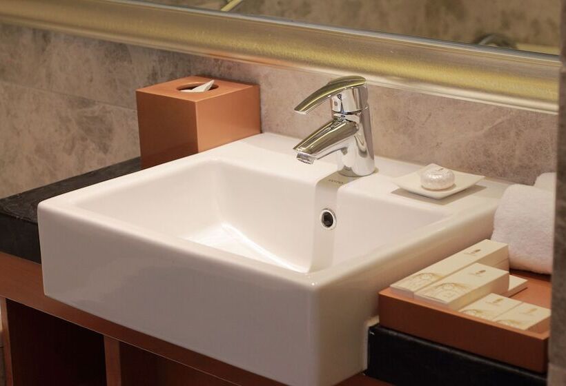 هتل Vertical City