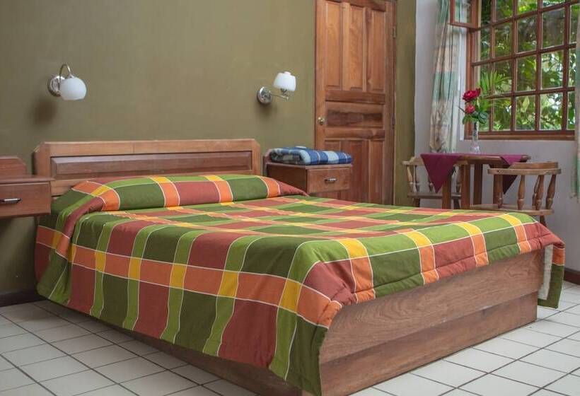 Hotell Villa Zurquí