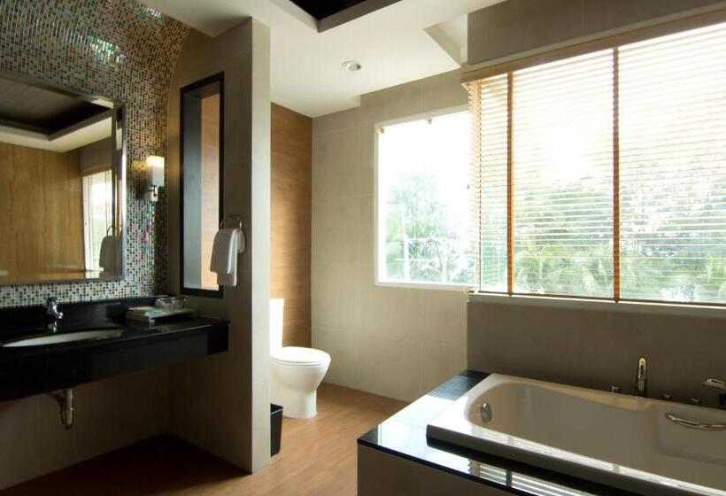 Отель Welcome World Beachfront Resort