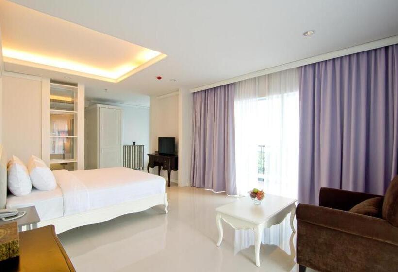 Отель Welcome World Beachfront Resort