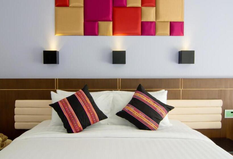 Отель Welcome World Beachfront Resort