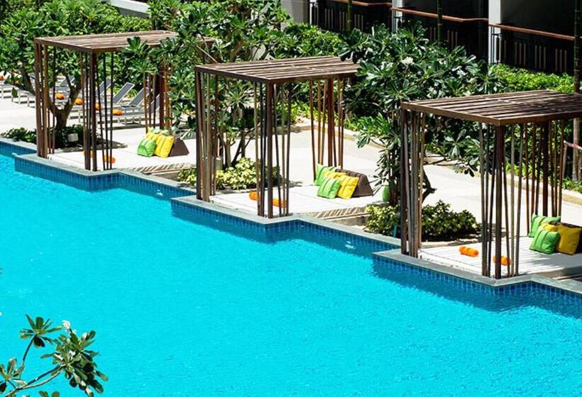 Отель Welcome World Beachfront Resort