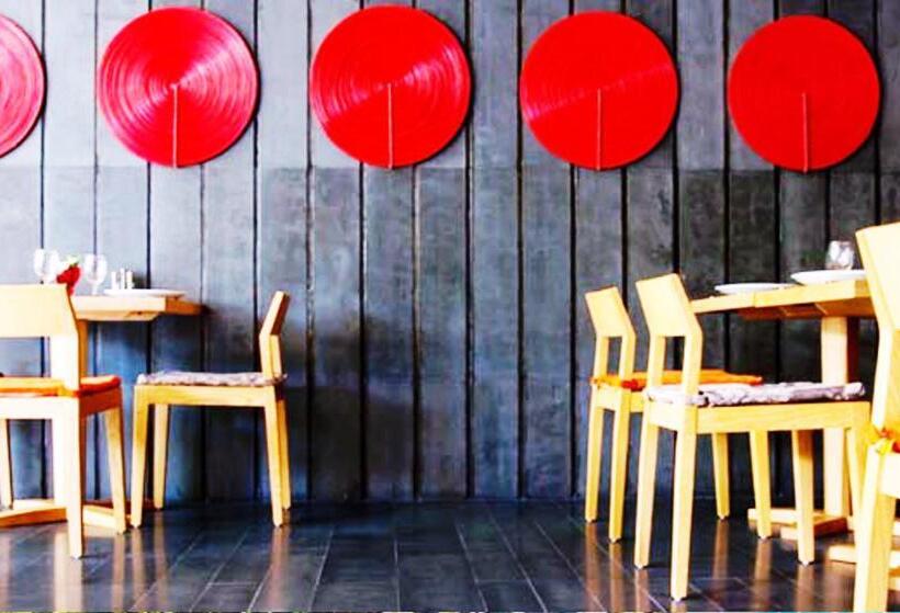 Отель Welcome World Beachfront Resort