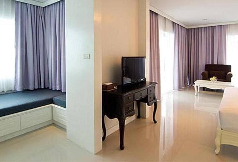 Отель Welcome World Beachfront Resort