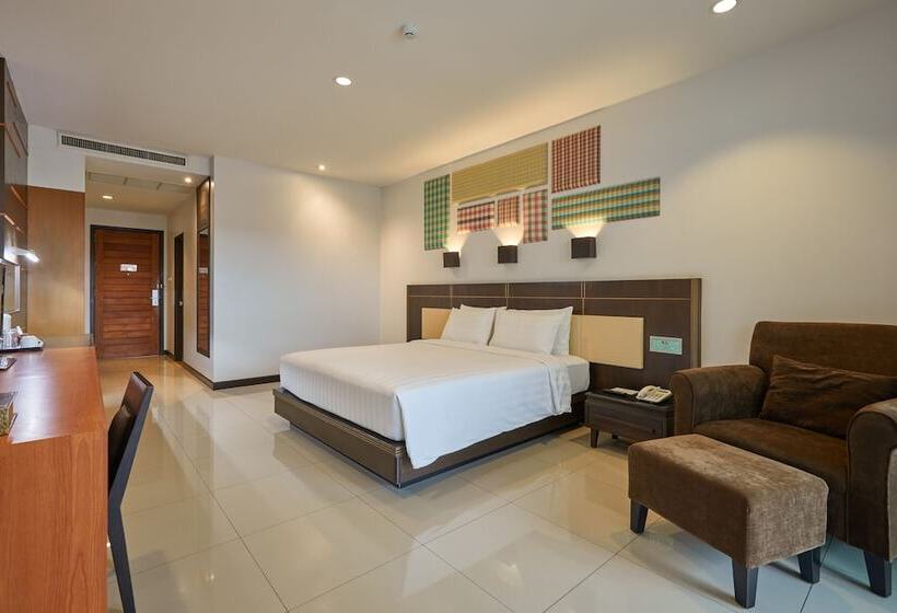 هتل Welcome World Beachfront Resort