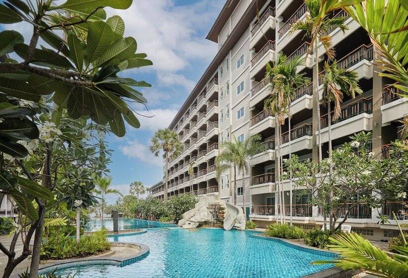 Отель Welcome World Beachfront Resort