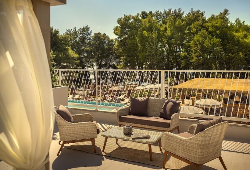 Places Hvar Hotel By Valamar