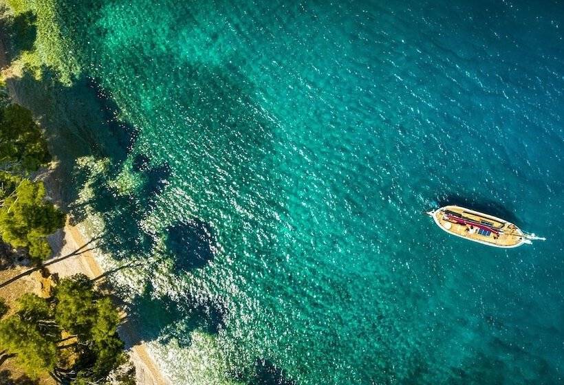 Places Hvar Hotel By Valamar