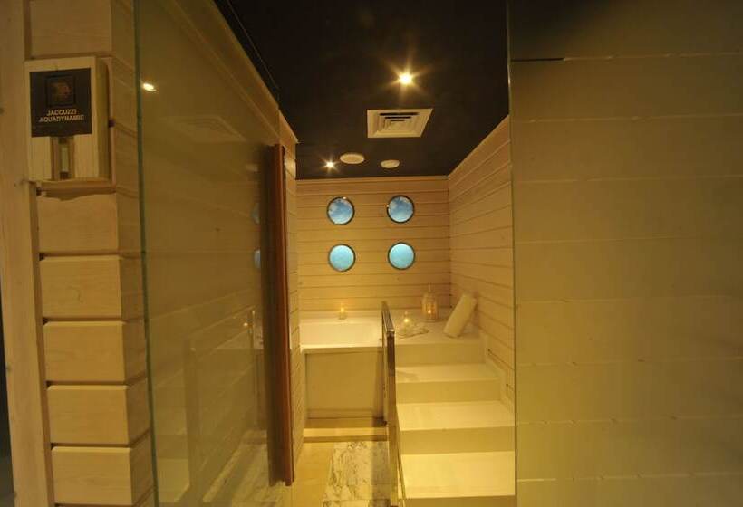 Le Trianon Luxury Hotel & Spa