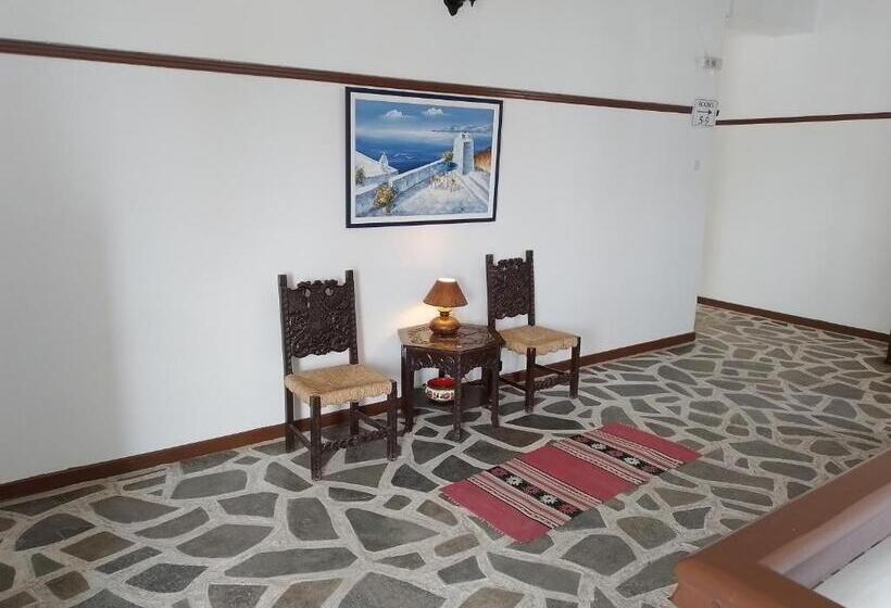 Miranta Hotel   Apartments & Studios