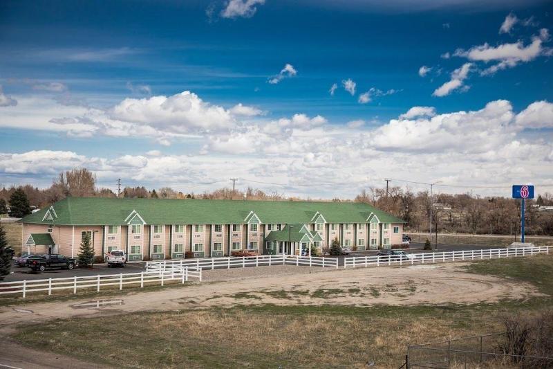 Motel 6idaho Falls, Id  Snake River