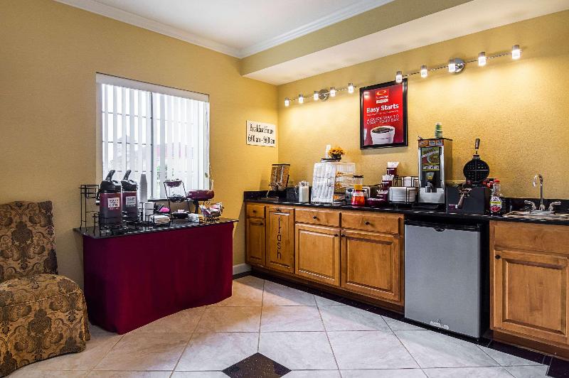 Мотель Econo Lodge Inn & Suites Bryant