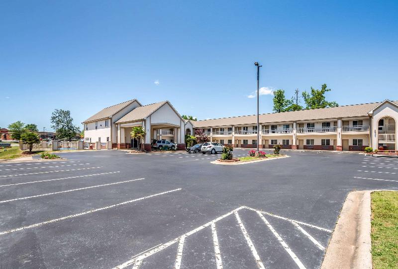 Мотель Econo Lodge Inn & Suites Bryant