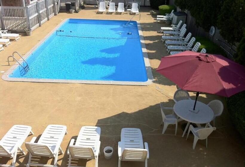 فندق على الطريق Holiday Hill Inn & Suites