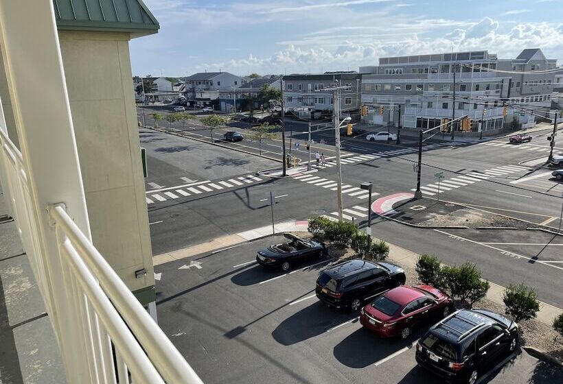 فندق على الطريق Sea Palace Inn