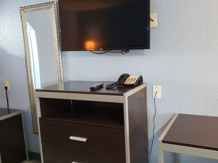 Regency Inn Motel By The Beach