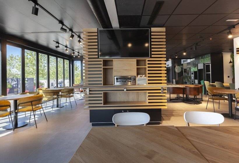 اقامتگاه Vertice Roomspace