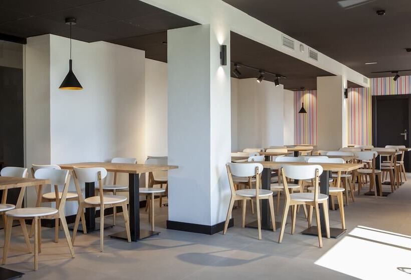 اقامتگاه Vertice Roomspace