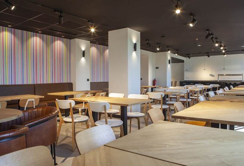 اقامتگاه Vertice Roomspace