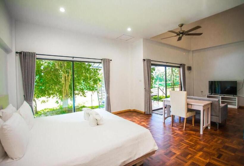 Sappraiwan Elephant Resort & Sanctuary