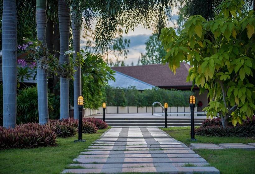 Tai Pan Resort And Condominium