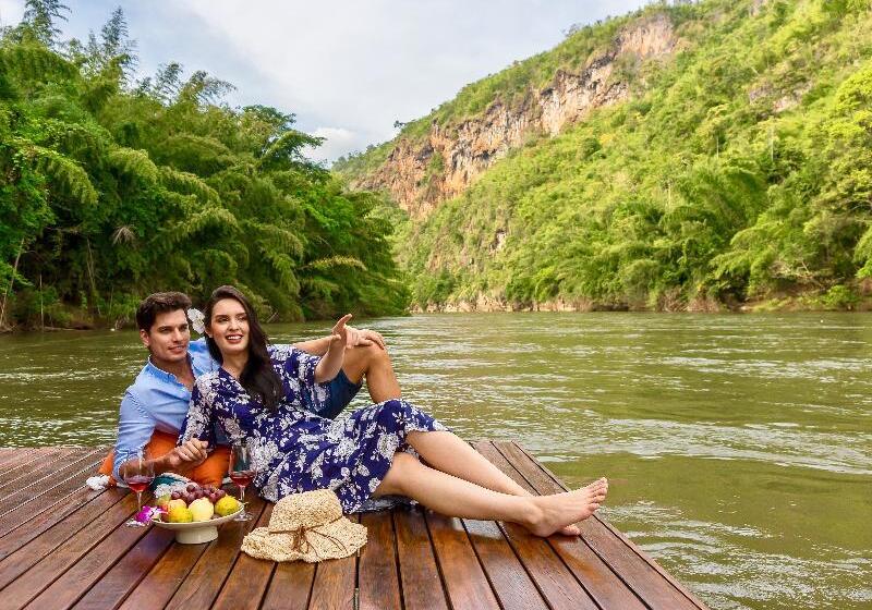 منتجع The Float House River Kwai