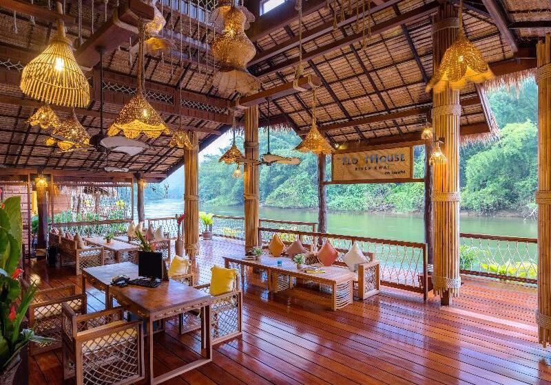 منتجع The Float House River Kwai