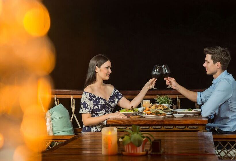 منتجع The Float House River Kwai