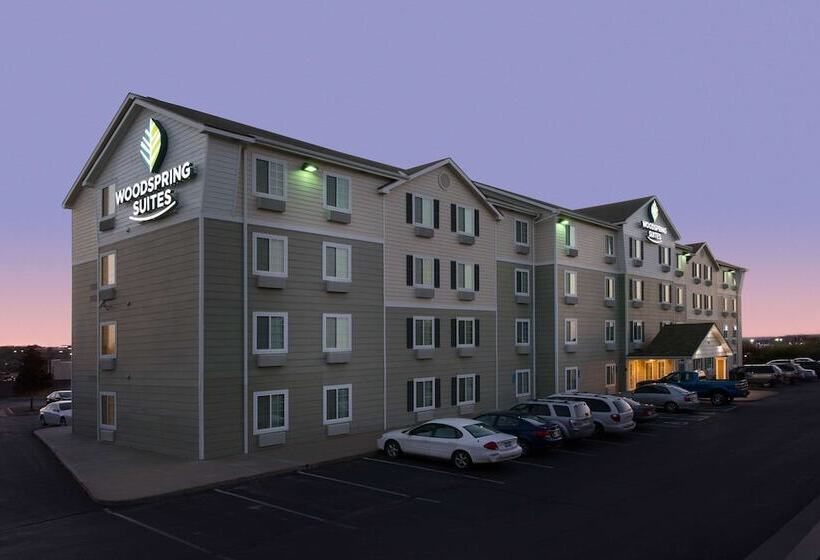 Woodspring Suites Topeka