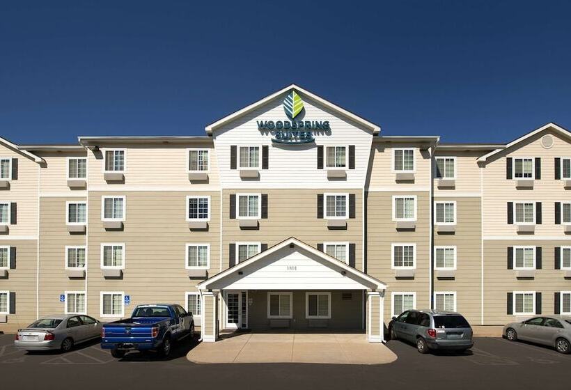 Woodspring Suites Topeka