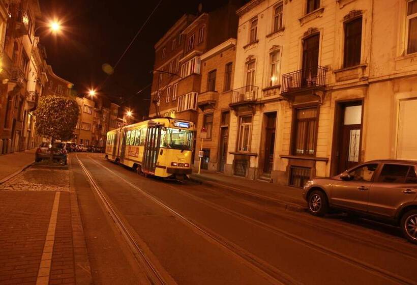 Bed & Breakfast Guest House Atomium Brussels